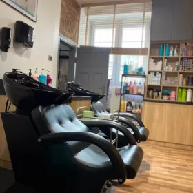 Sprzedam Odstąpie Salon Fryzjerski/Barber z całym wyposażeniem Katowice 