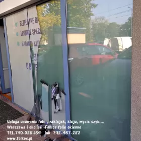 Usługa usuwania folii z szyb, zrywanie folii, usuwanie naklejek, kleju, mycie szyb, witryn ....Warszawa -Folkos folie okienne