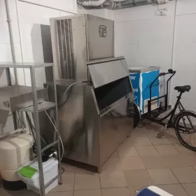 Sprzedam Odstąpię firmę produkującą lód w kostkach