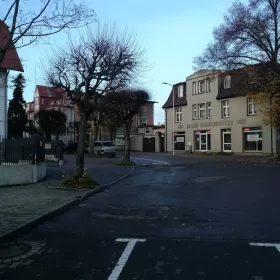 Wynajmę lokal w kamienicy na sklep, biuro, usługi ...