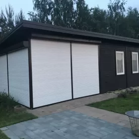Działka do własną  linią  brzegową jez.  Kamienieckie  z domkiem, własna plaża,  pomost