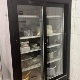 Sprzedam Odstąpię lokal gastronomiczny. 1600 zł - czynsz. Gotowy biznes.