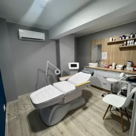 Odstąpię/sprzedam gotowy biznes – działający salon kosmetyczny